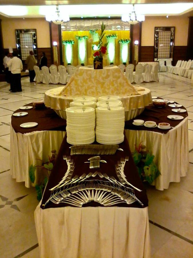 Pramod Convention & Club Resort Cuttack Exterior foto