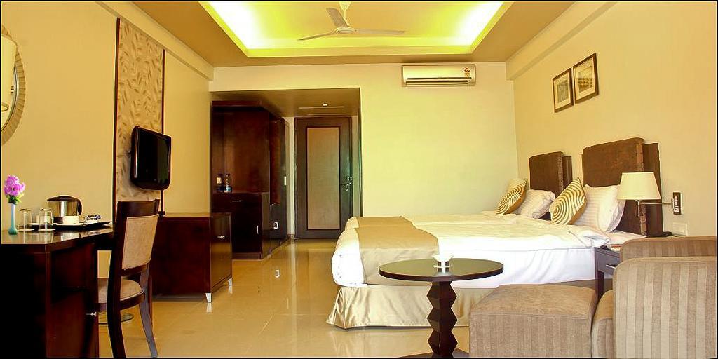 Pramod Convention & Club Resort Cuttack Exterior foto